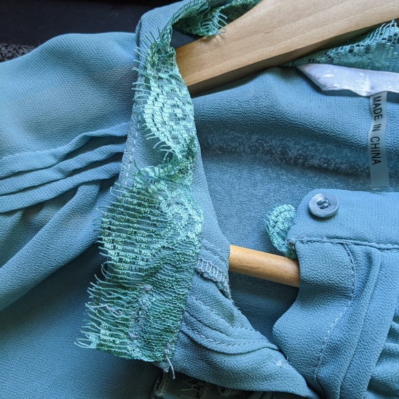 Miilla Lace Trim Button Down Blouse Top Blue S - Picture 4 of 6